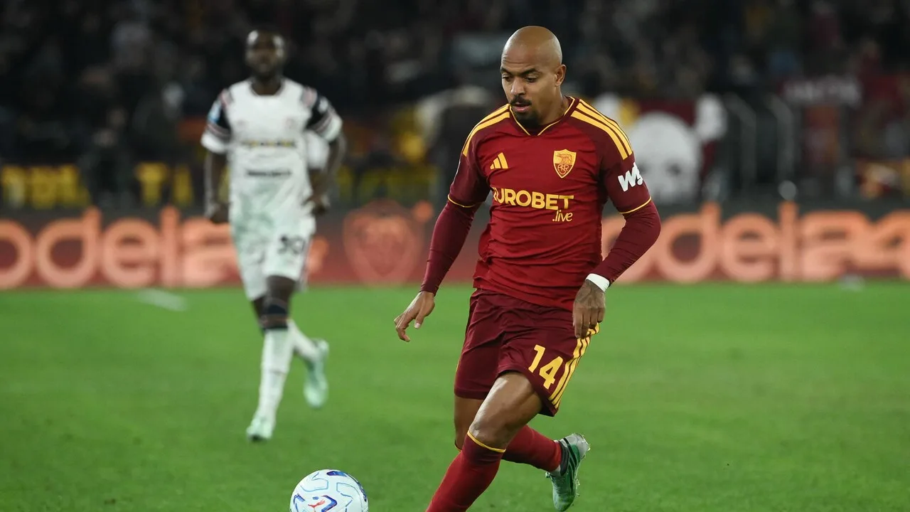Cagliari spaventa la Roma ma Mora e Malen risolvono