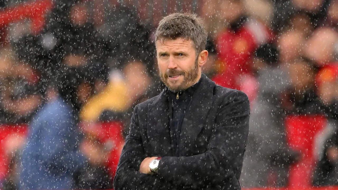 Carrick confermato al Manchester United, tifosi contestano
